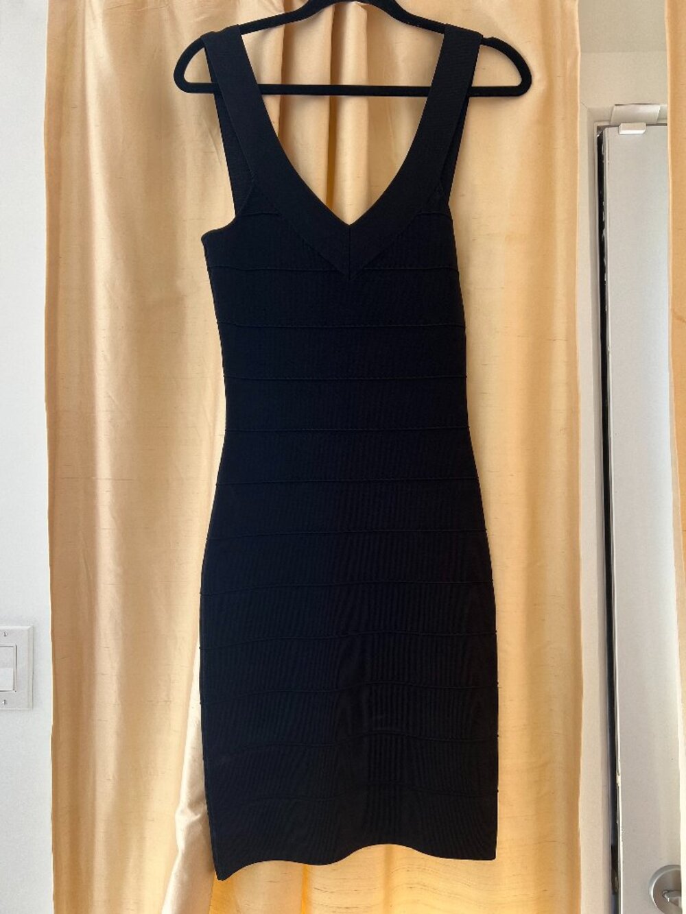 Black Sleeveless V-Neck Structured Bodycon Bandage Dress